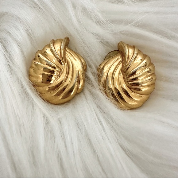 Jewelry - 1.25” Vintage THAILAND Chunky Gold Tone Industrial Spiral Pierced Earrings